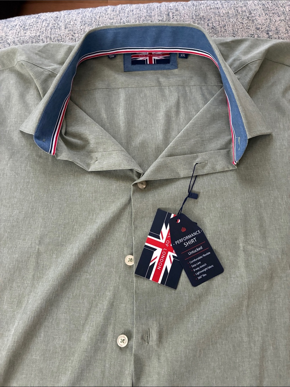 Men's Casual Button-Down Shirt in Olive Green